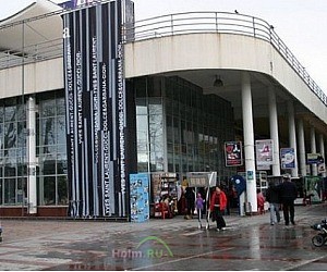 Торговый центр Торговая галерея на улице Навагинской