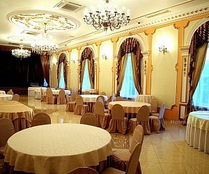 Золотой зал в Екатерининском дворце