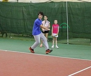 Школа большого тенниса Среда Тенниса на метро Локомотив