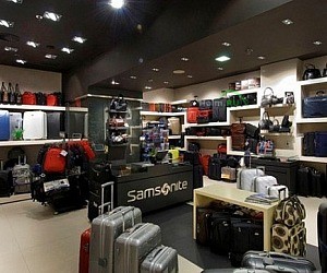Сеть магазинов сумок и чемоданов Samsonite в ТЦ Атриум