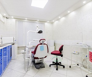 Стоматологическая клиника ЗубСервис на метро Пражская