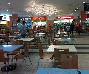 Ресторан быстрого питания McDonald's на метро Беляево