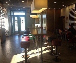Ресторан быстрого питания McDonald's в ТЦ Улей