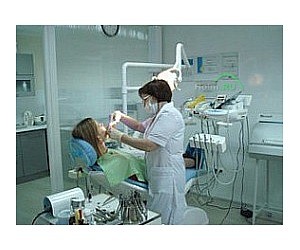 Стоматологическая клиника Дентал Лэнд в Центральном районе на улице Островского