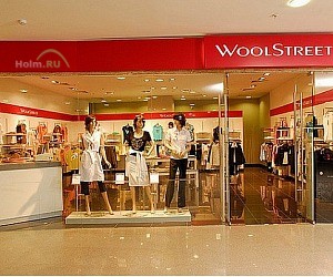 Сеть магазинов женской одежды WoolStreet в ТЦ XL