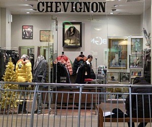 Магазин Chevignon в ТЦ Атриум