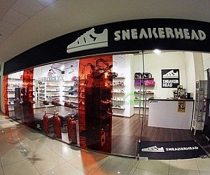 Сеть магазинов спортивной одежды и обуви SneakerHead на Таганской площади