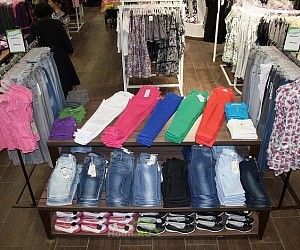 Магазин одежды Gloria Jeans в ТЦ Авентура