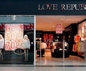 Магазин женской одежды LOVE REPUBLIC в ТЦ Космопорт